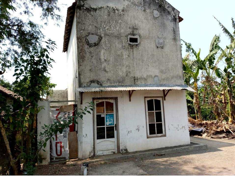 Plaster crack repair